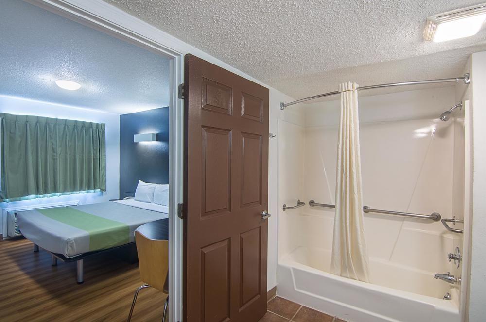 Studio Inn Extended Stay Oklahoma City Airport By Oyo Екстер'єр фото