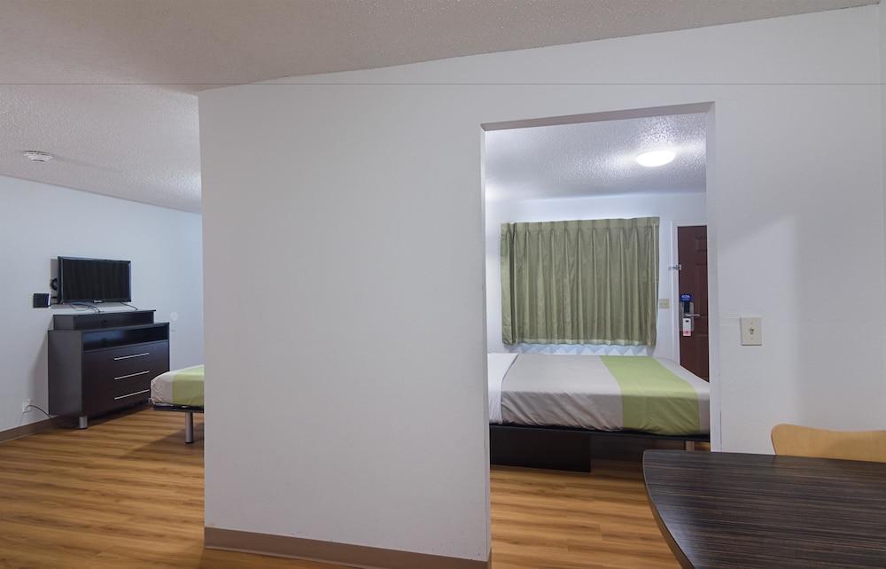 Studio Inn Extended Stay Oklahoma City Airport By Oyo Екстер'єр фото