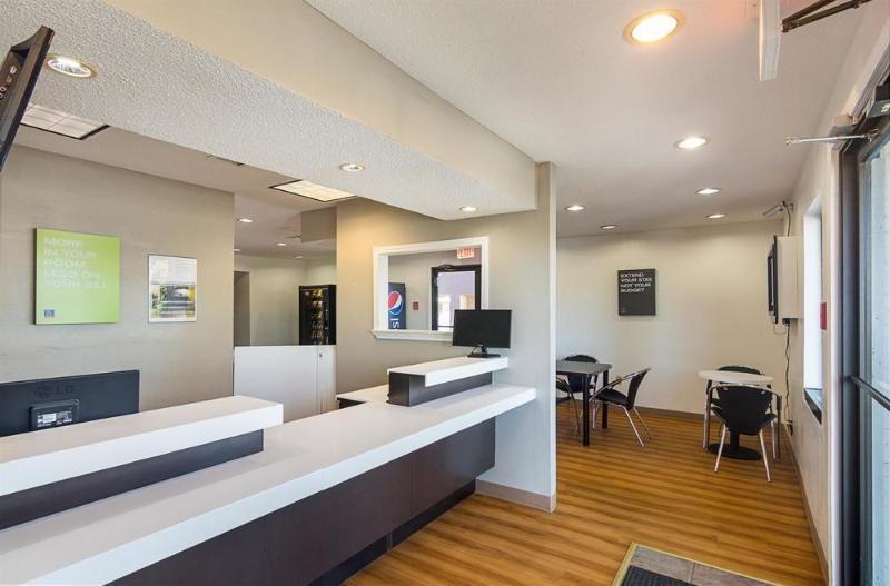Studio Inn Extended Stay Oklahoma City Airport By Oyo Екстер'єр фото