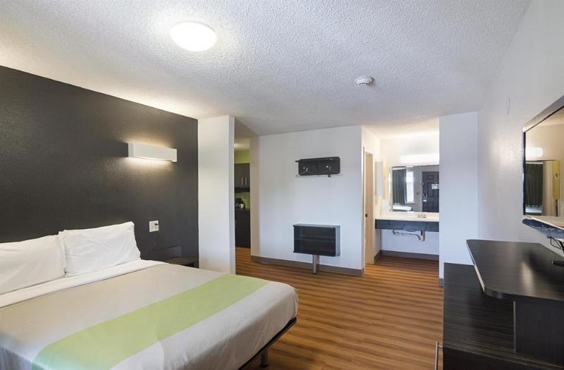 Studio Inn Extended Stay Oklahoma City Airport By Oyo Екстер'єр фото