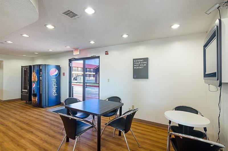 Studio Inn Extended Stay Oklahoma City Airport By Oyo Екстер'єр фото